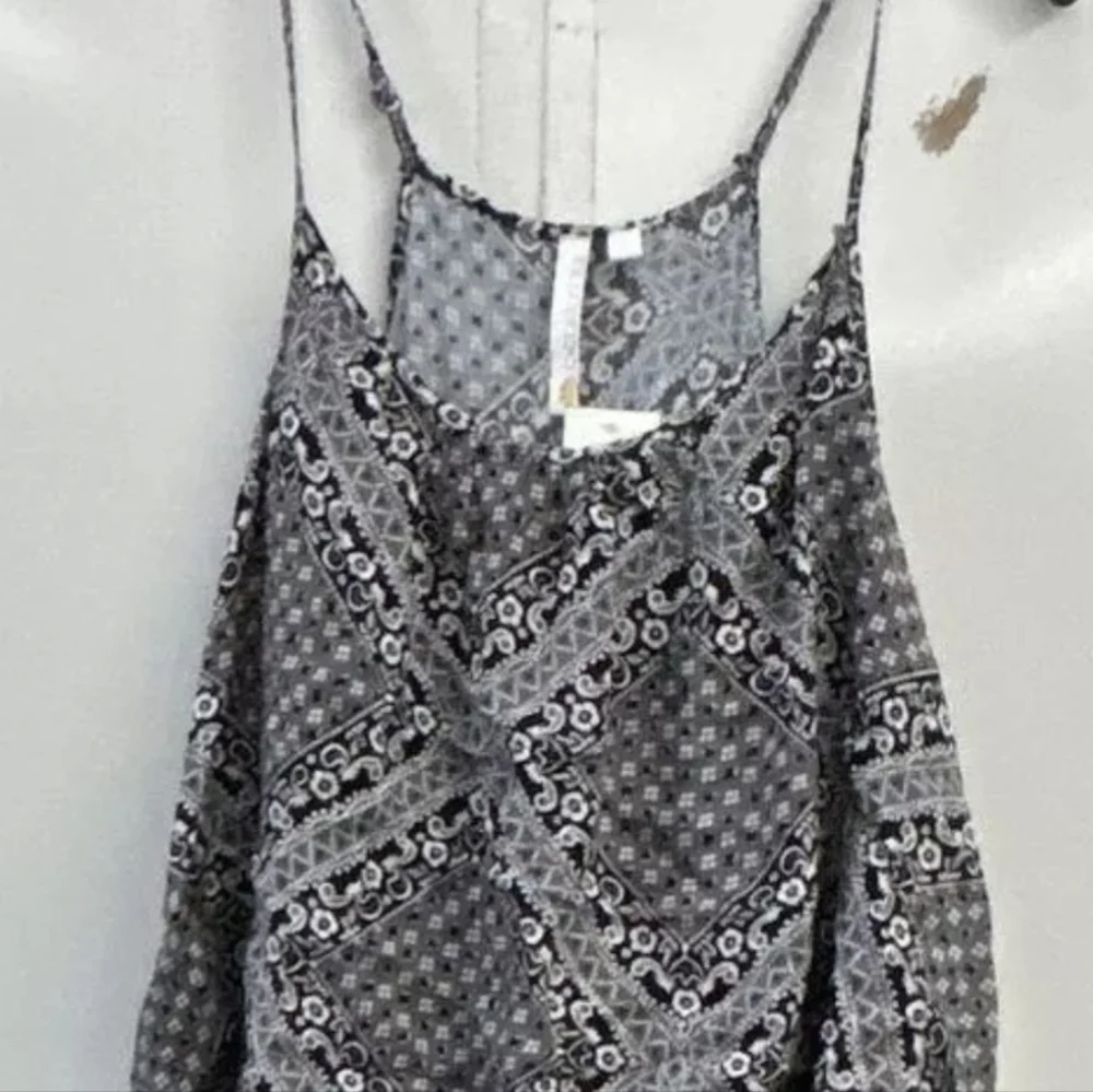 C & C California Printed Tiered Loose Wide Leg Jumpsuit Size L NWT MSRP $108 - Picture 4 of 9